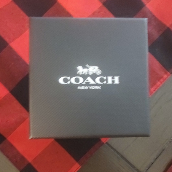Coach womens watch - Picture 3 of 3